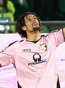 Juve land Amauri