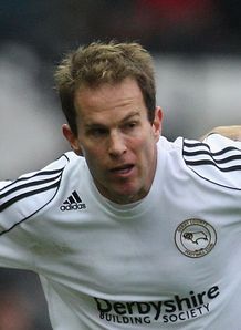 Lewis leaves Rams for Galaxy