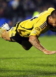 Hosea Gear scores v the Blues