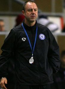 Hill backs keeper Lee