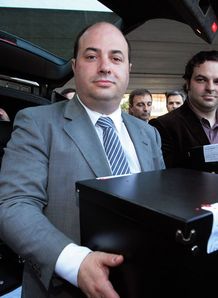 Pressure mounts on Laporta