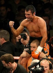 Oscar De La Hoya celebrates