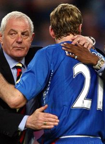 Walter Smith consoles Kirk Broadfoot