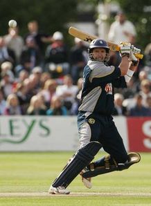 Kent cruise to victory