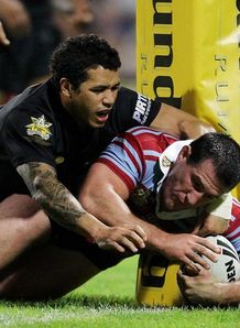 Roos roar to Centenary win
