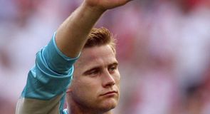 Boruc urged to leave Hoops