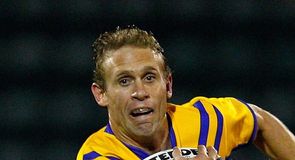 Giants move for Hodgson