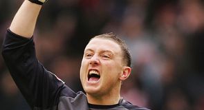 Kenny signs Blades deal