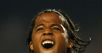 Gio runs riot in Barca win