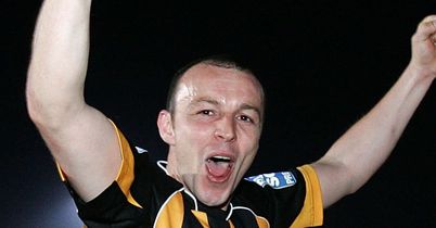 Carden accepts Wrexham deal