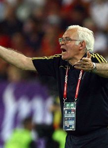 Aragones to leave on a high