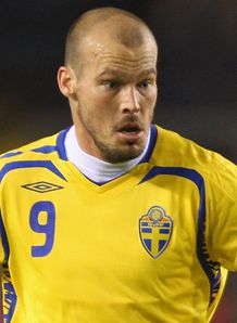 Ljungberg announces retirement