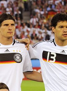 Ballack slams Gomez talks