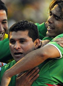 Botero brace sinks Peru