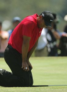 Tiger Woods Torrey Pines knees