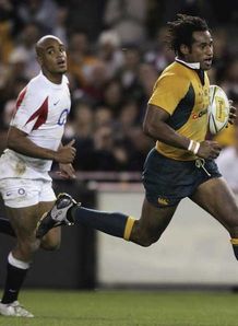 Lote Tuqiri leaves Tom Varndell in his wake in 2006
