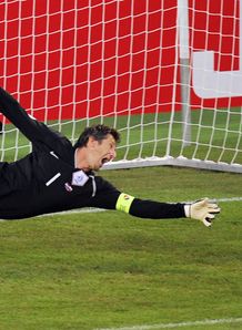 edwin van der sar holland russia euro 2008 gallery