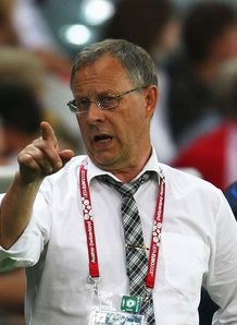 Lagerback eyes Scotland job
