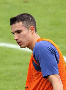 holland robin van persie training