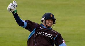 Smith inks new Derbyshire deal