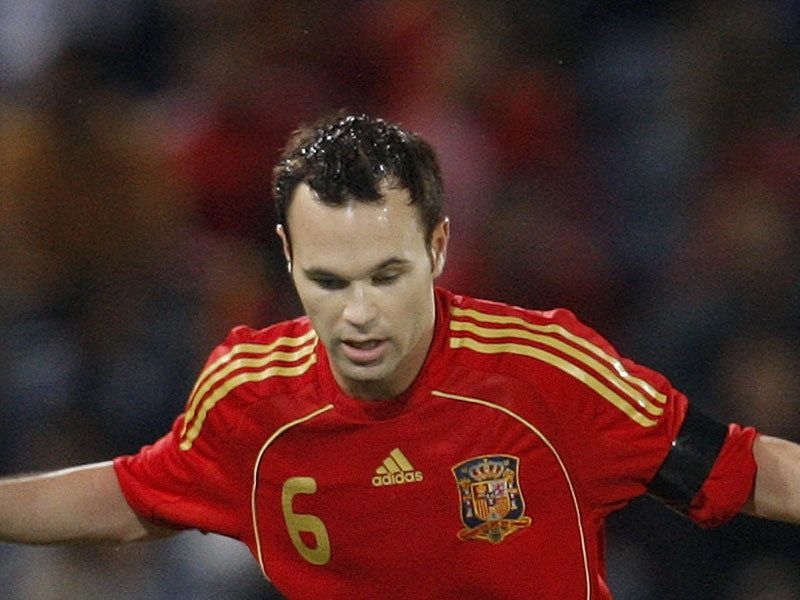 http://img.skysports.com/08/06/800x600/andres-iniesta_921228.jpg