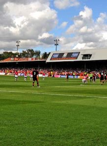 Bees winger in Wrexham talks