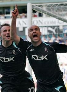 Hull seal Stelios deal