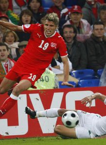 Behrami's Hammers link denied