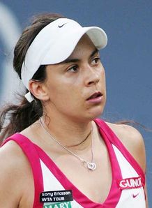 Bartoli sweeps through