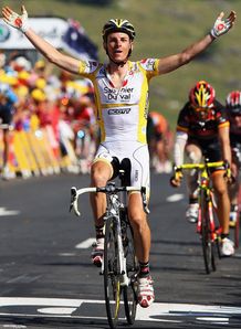 <b>Cycling:</b> Cobra pounces