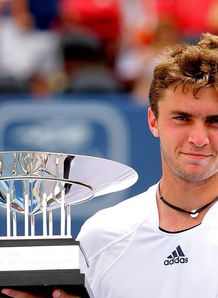 Simon races to Indy title
