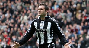Viduka mulls over offers