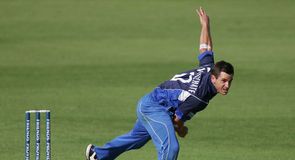 Essex finish off Derbyshire
