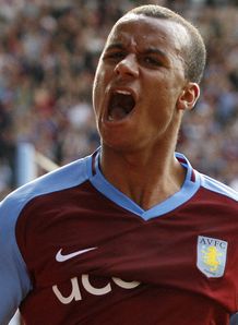 Gabriel Agbonlahor goal celeb Aston Villa v Manchester City