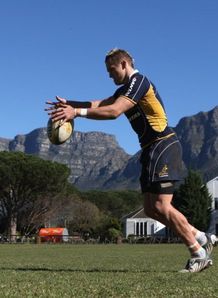 Matt Giteau kicking in Cape Town