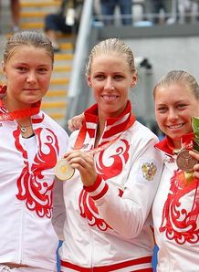 Russian sweep: Safina, Dementieva and bronze medallist Vera Zvonareva