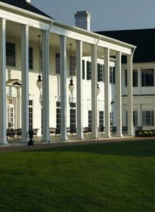 Lefty leads champion trio