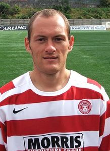 Neil signs new Accies deal
