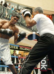 Amir Khan Arndale
