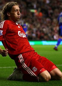 Leiva salutes strong Reds