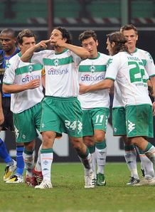 Pizarro makes point to Jose