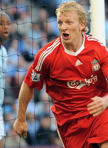 Dirk Kuyt goal celeb Manchester City v Liverpool