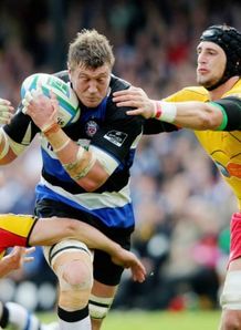 Peter Short stuck v Dragons Peter Short stuck v Dragons