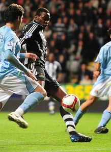 Kinnear wants Ameobi reaction