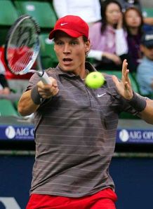 Berdych edges out Odesnik