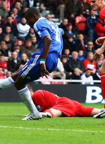 Salomon Kalou scores the opening goal Salomon Kalou scores the opening goal