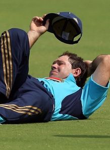 Aussies target old guard