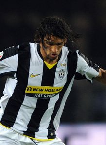 Juve close on Inter