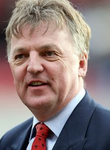 Fitton close to naming boss