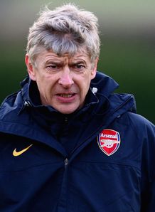 Wenger sticks with cup policy